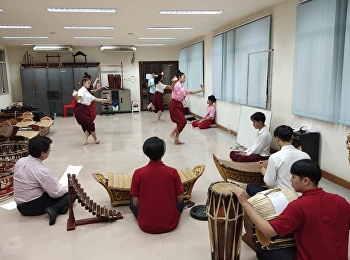 Teachers and student representatives
rehearsing the performance to
disseminate Thai culture in Rabat
Kingdom of Morocco